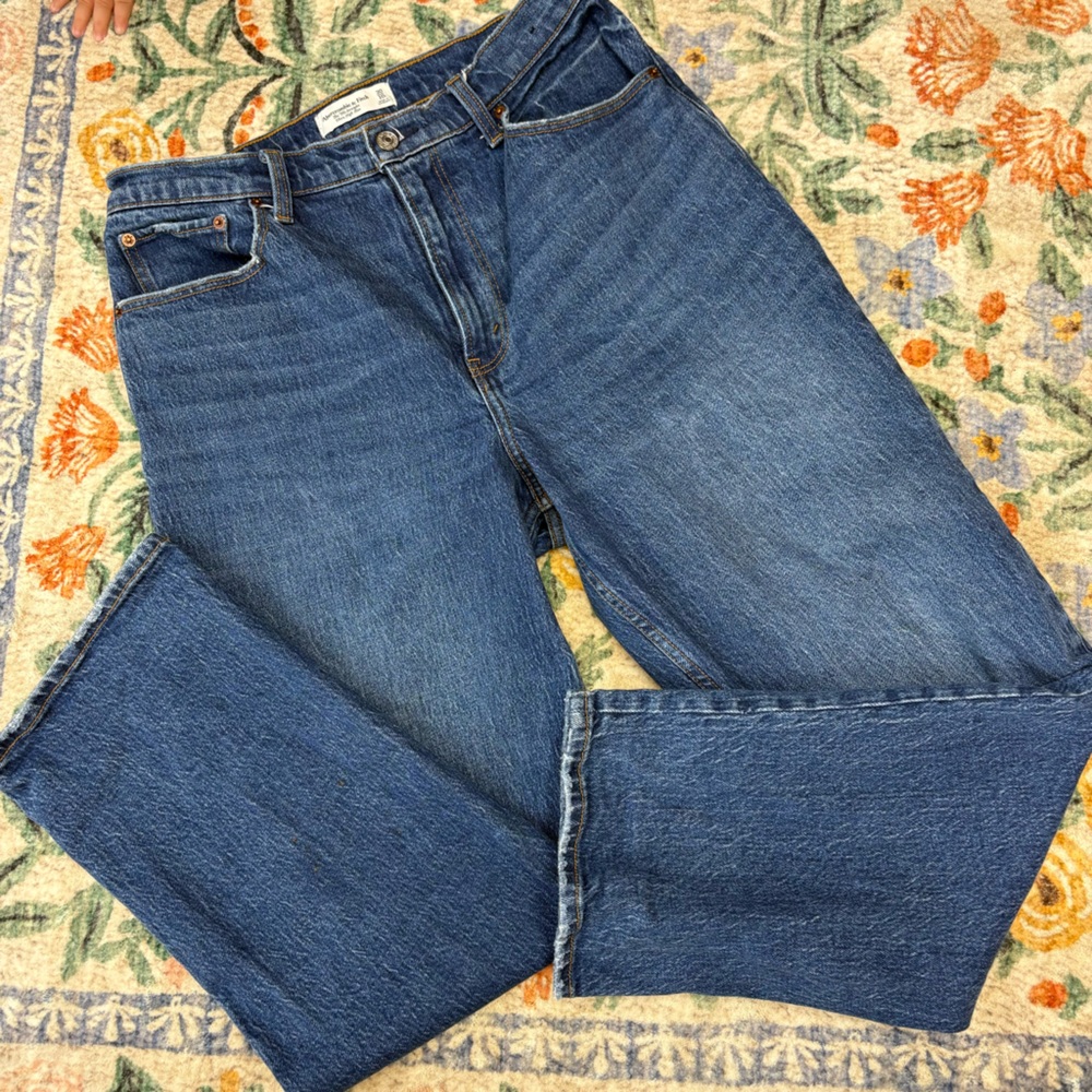 Abercrombie & Fitch Blue Straight Leg Jeans, short length.